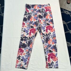Size medium floral cropped leggings